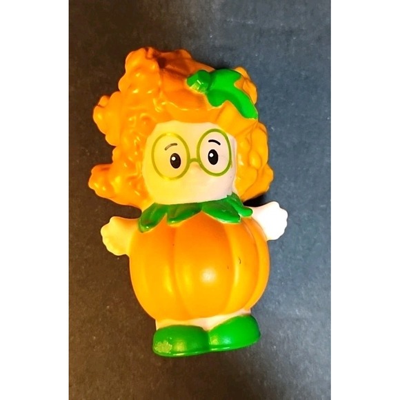 Fisher Price Little People Halloween Figure Sofie In Pumpkin Costume Girl - Picture 4 of 4